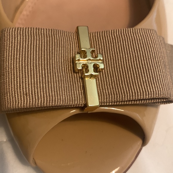 Tory Burch wedge peep toes size 10.5 - Picture 3 of 6
